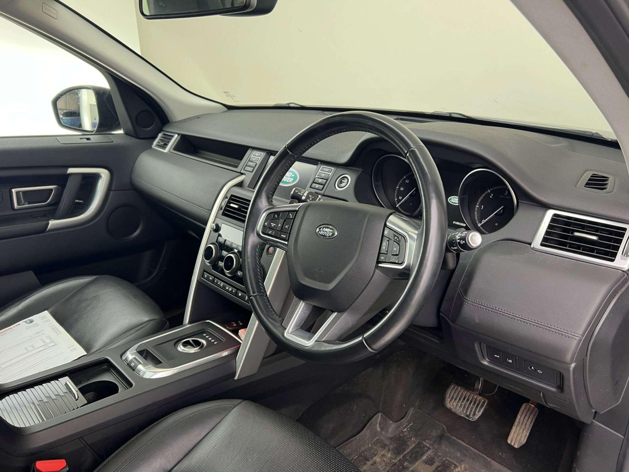 Land Rover Discovery Sport view 18
