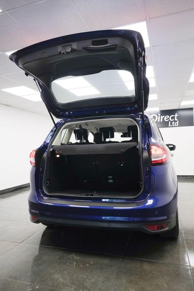 Ford C-Max view 8