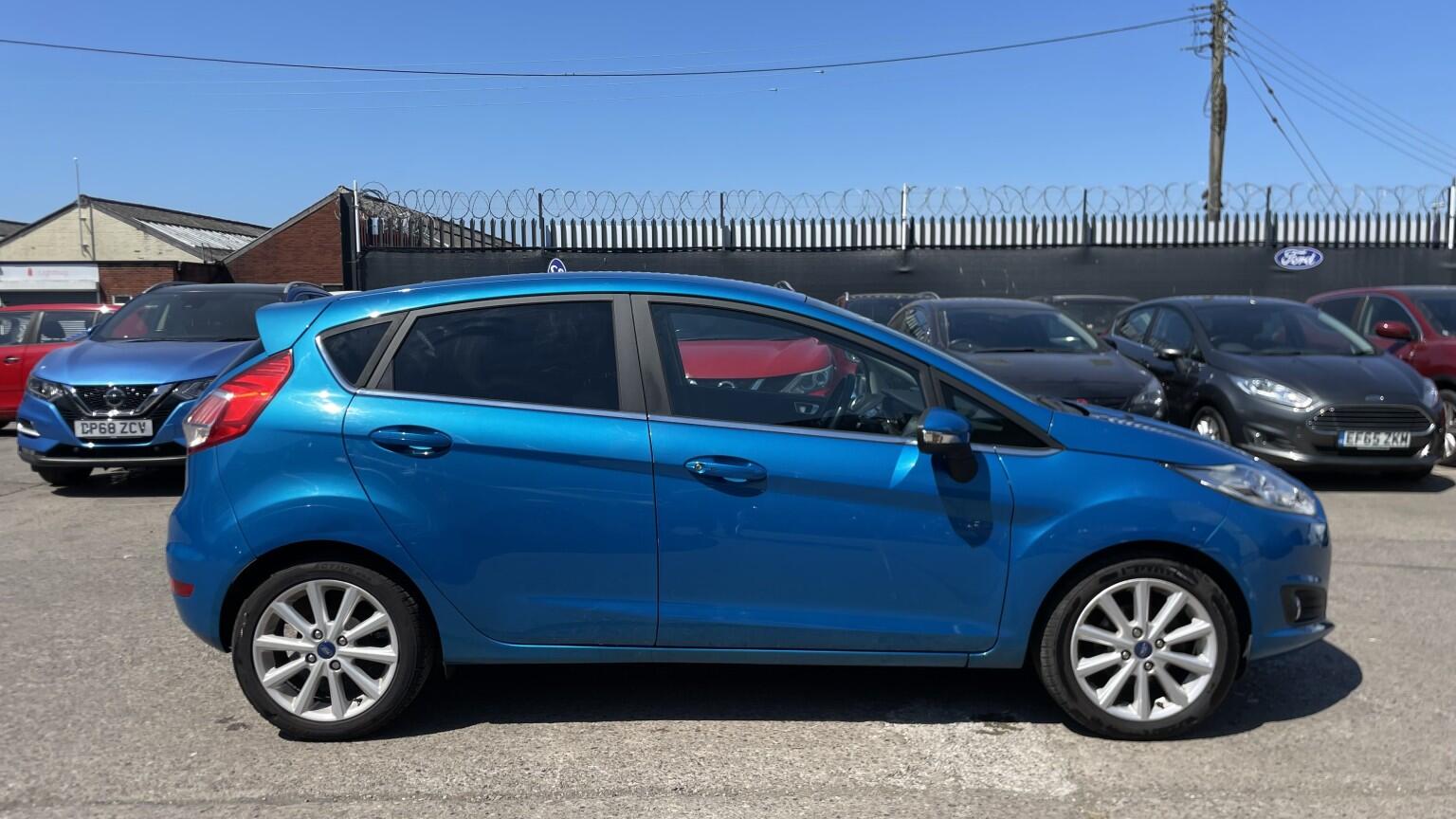 Ford Fiesta view 3