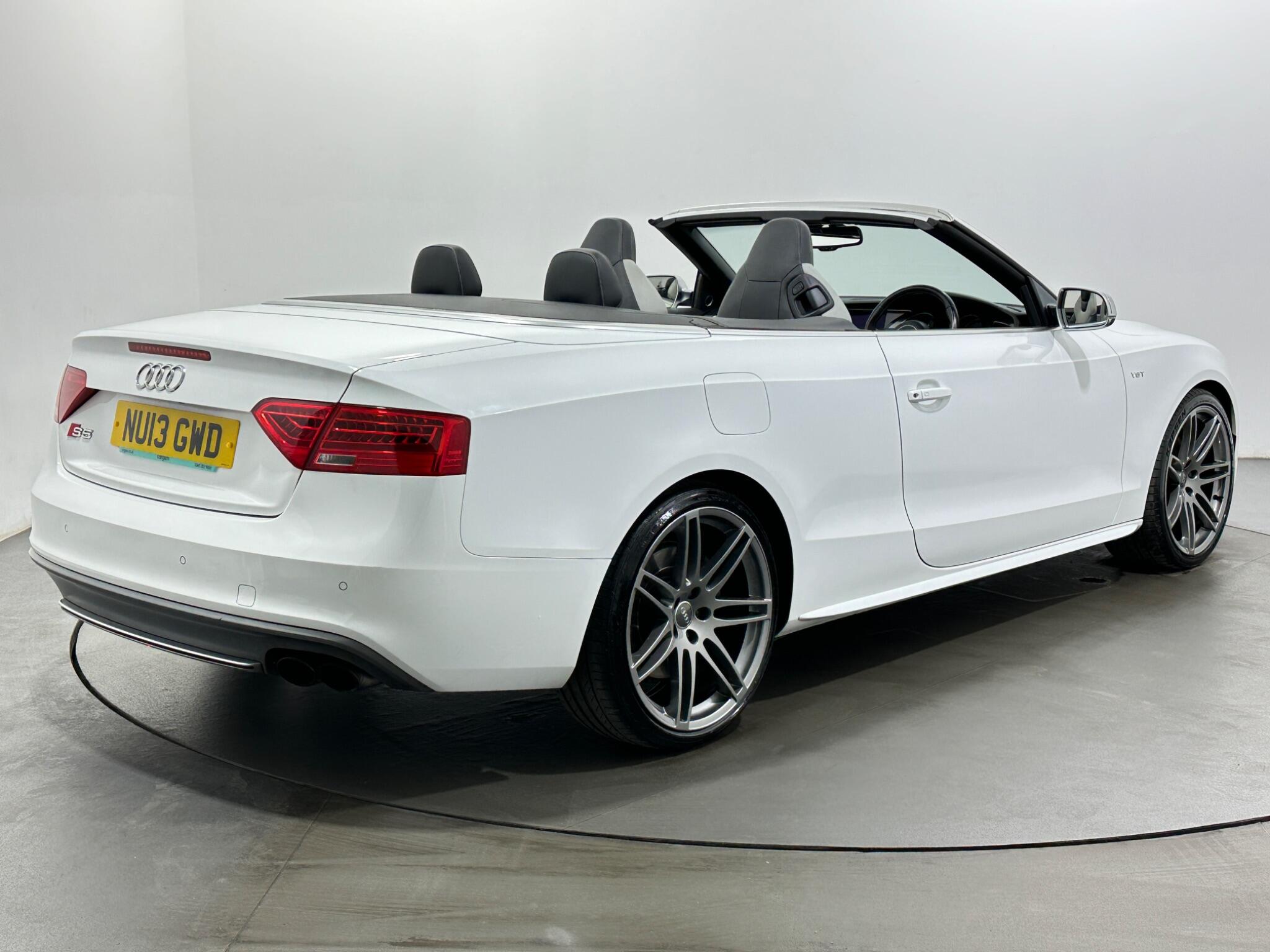 Audi S5 view 8