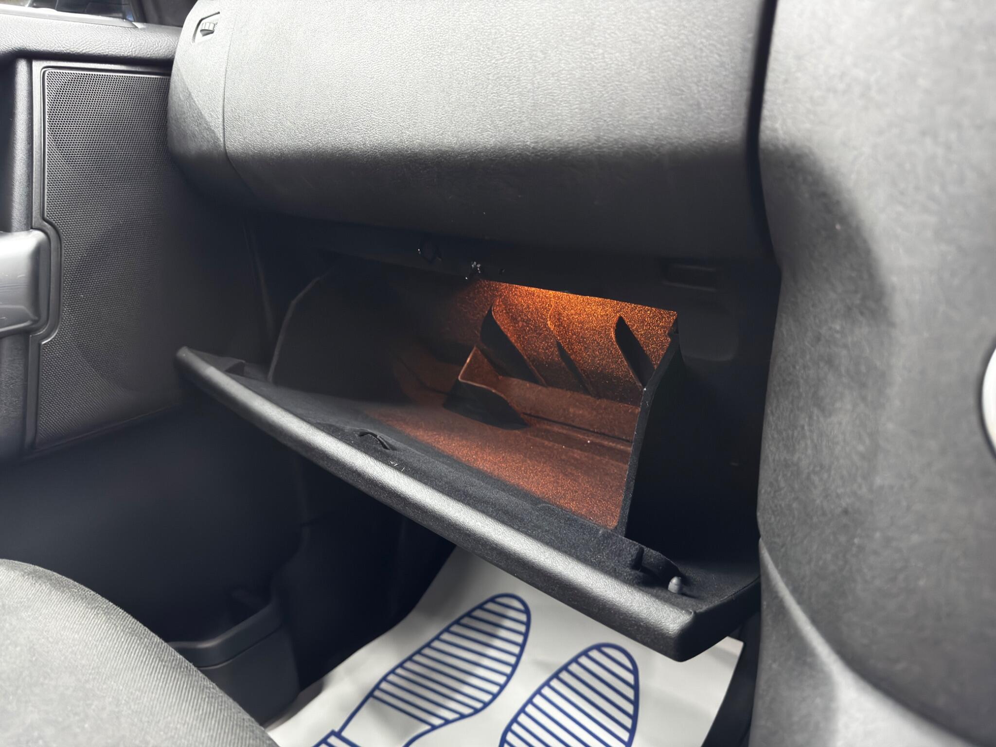 Land Rover Discovery view 33