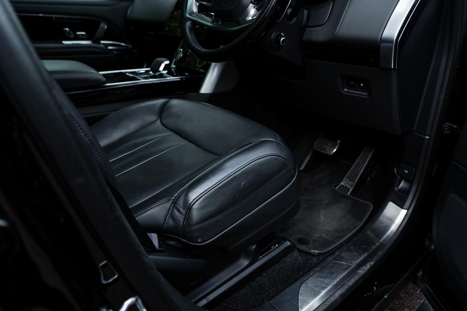Land Rover Range Rover view 50