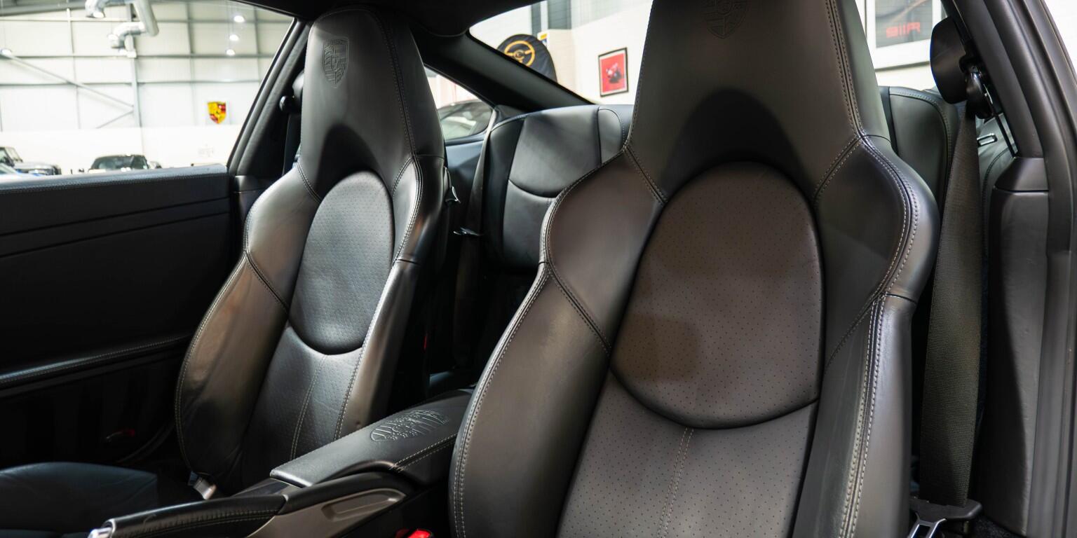 Porsche 911 view 19