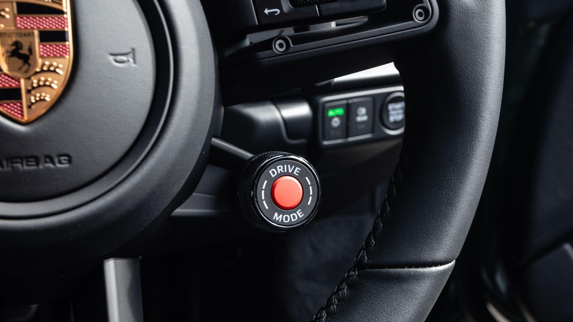 Porsche 911 view 16