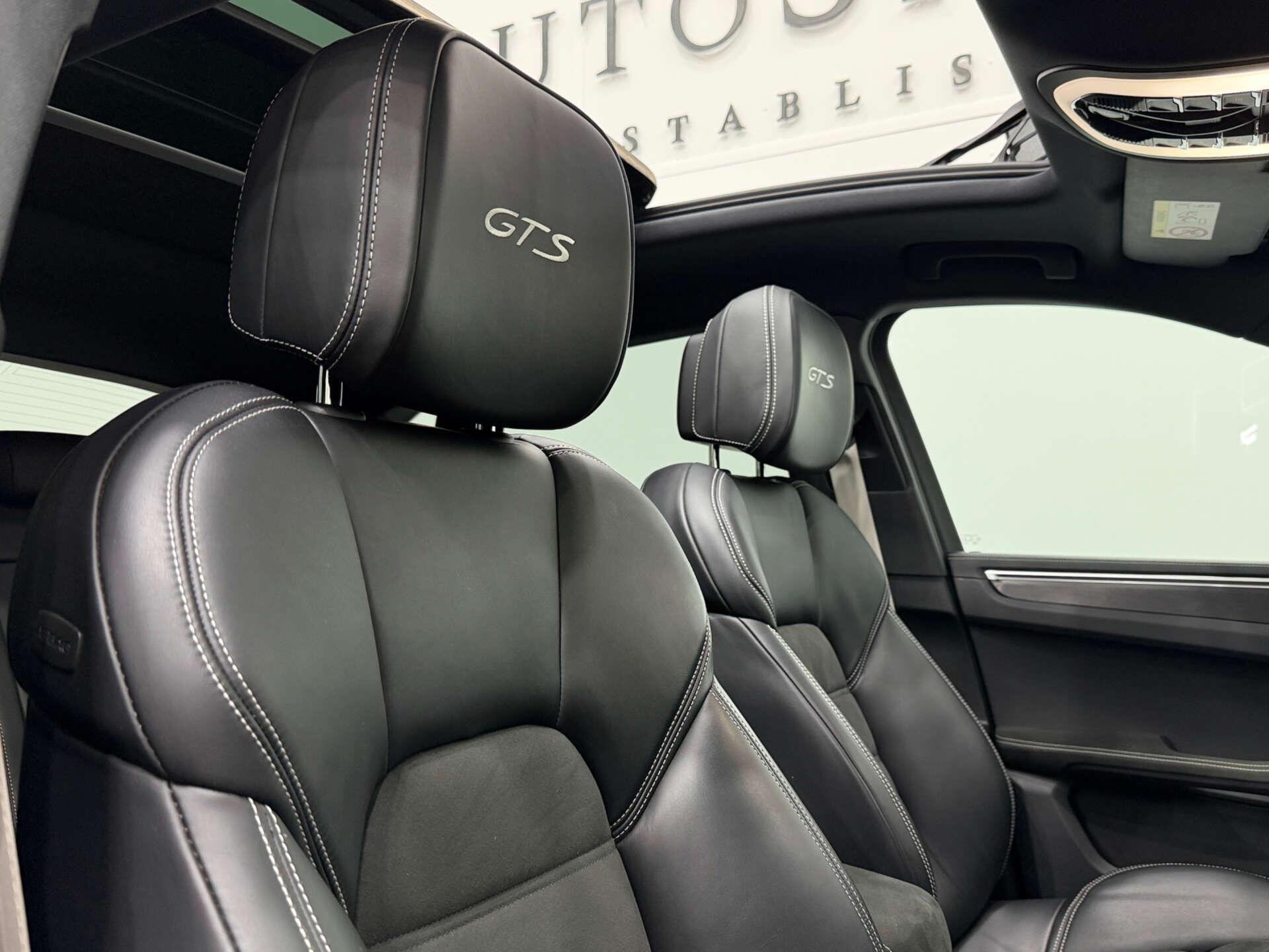 Porsche Macan view 51