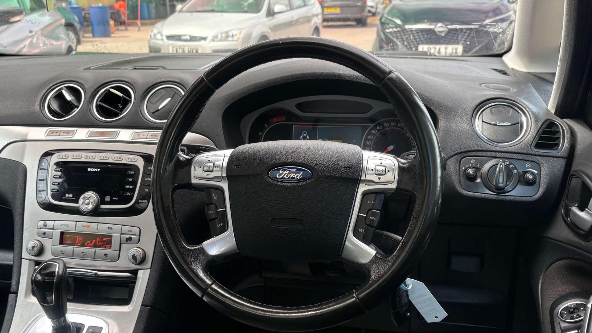 Ford S-Max view 18