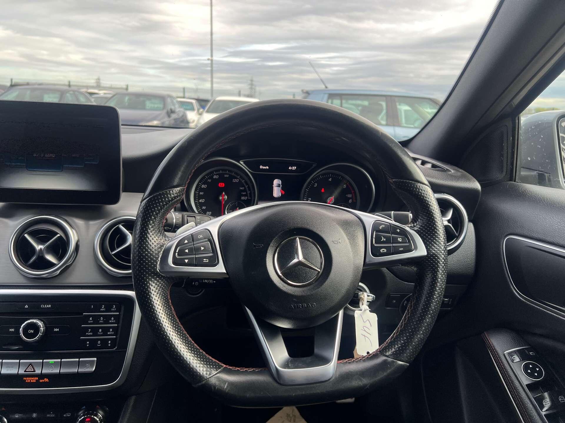 Mercedes-Benz GLA view 22