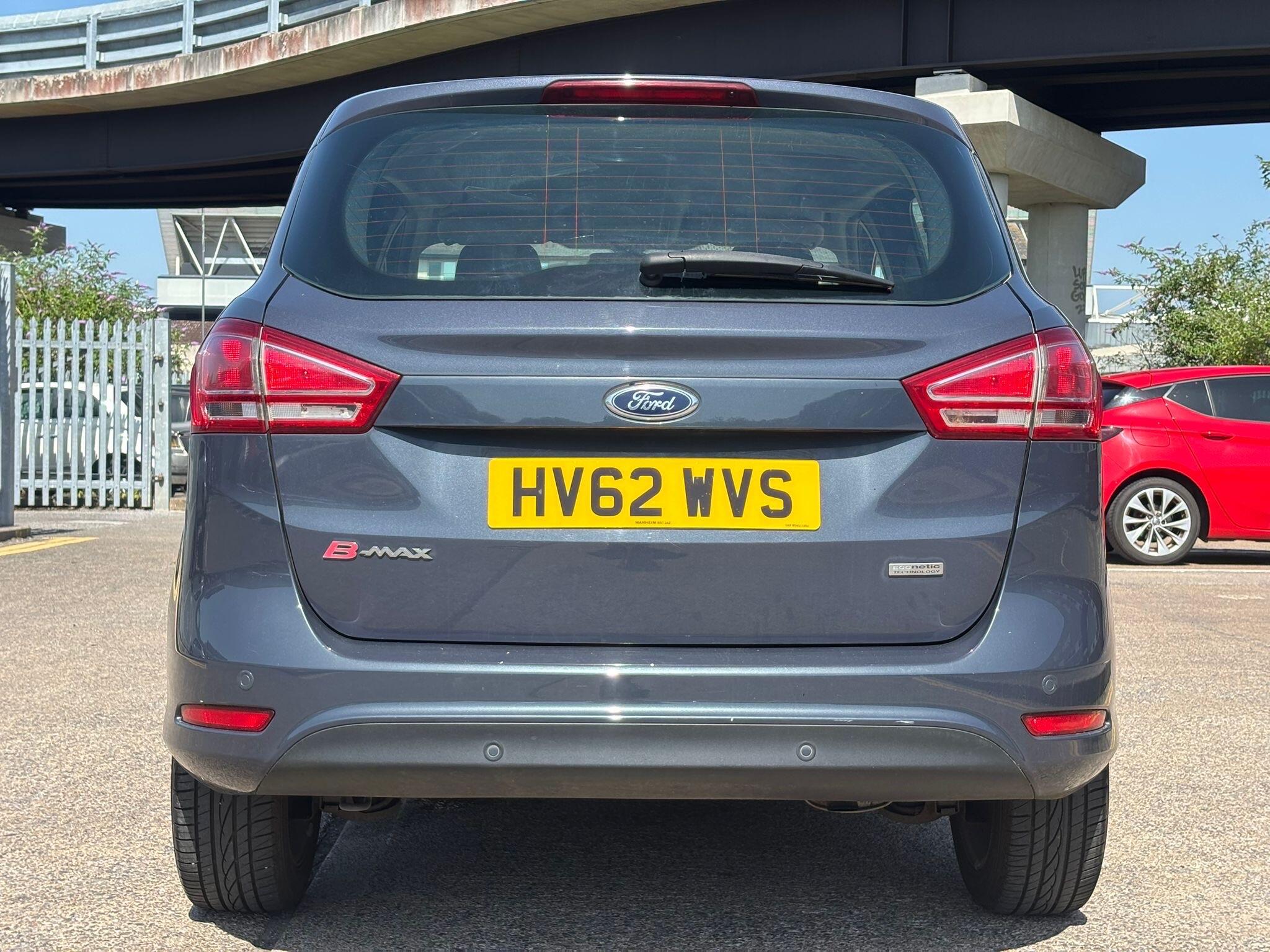 Ford B-Max view 13