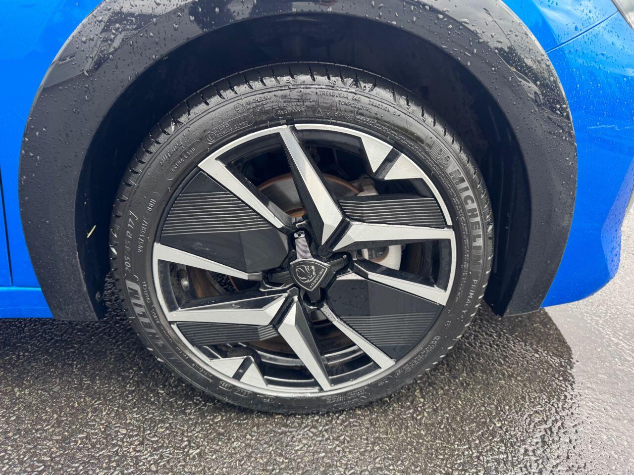 Peugeot 208 view 14