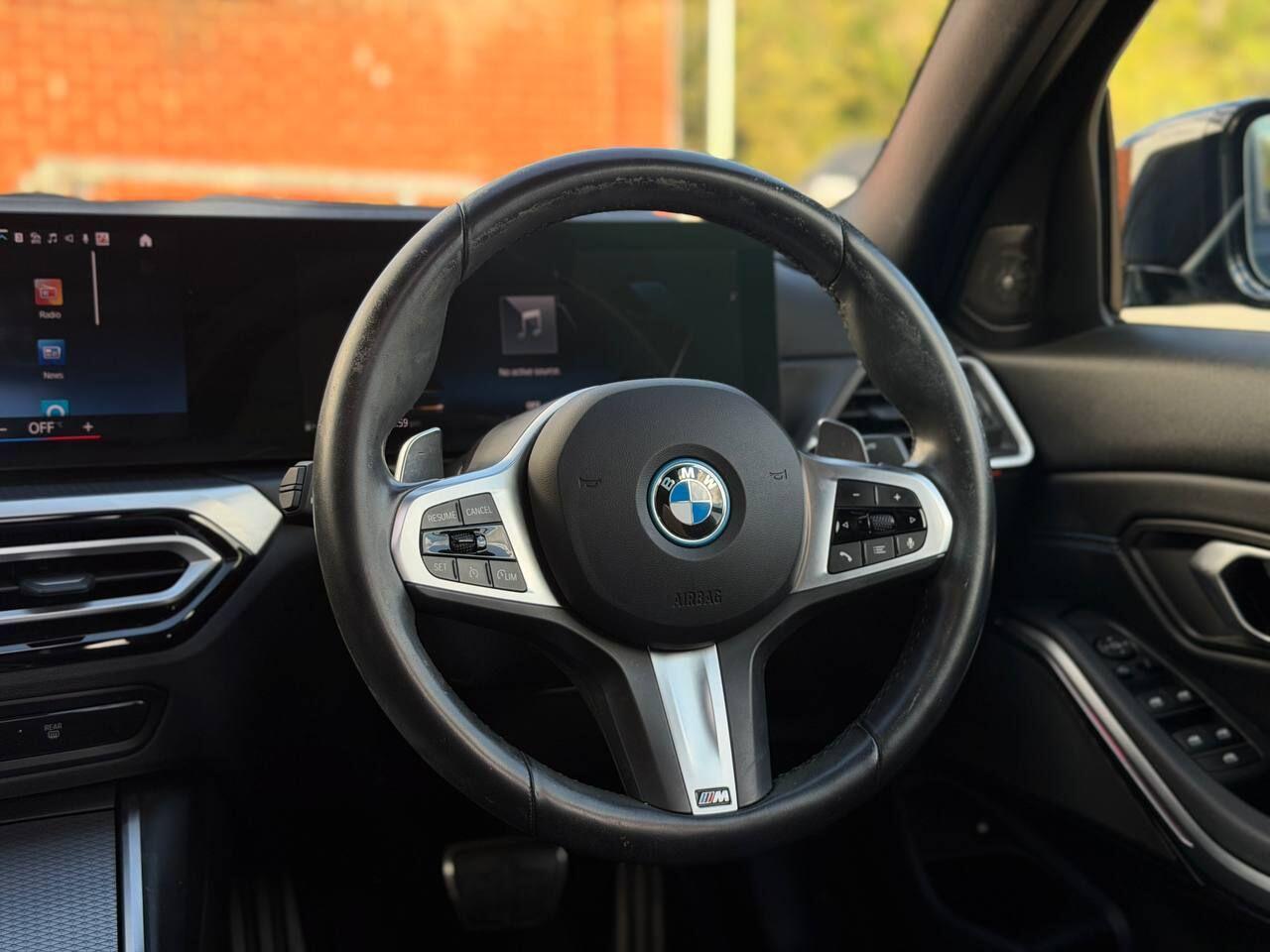 BMW 3 Series view 23