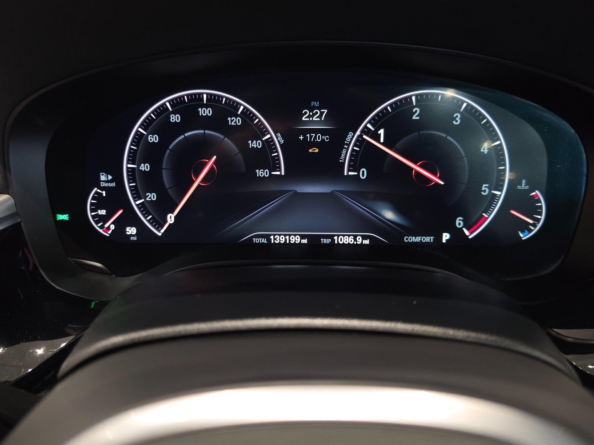 BMW 5 Series view 35