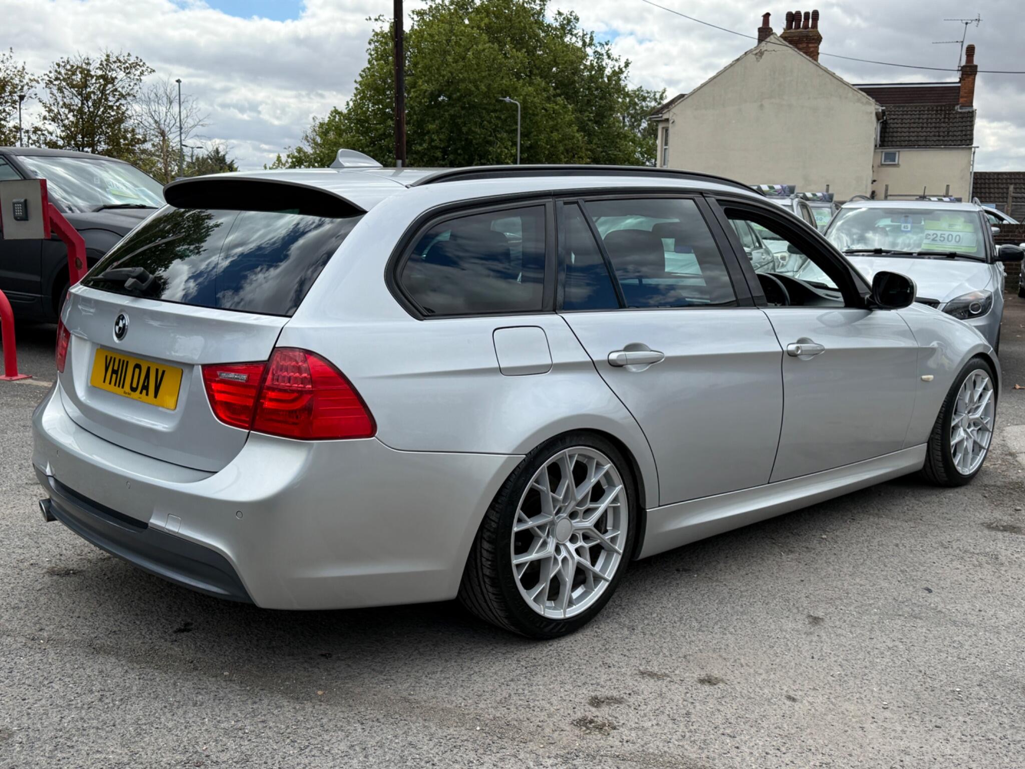 BMW 3 Series - Image 17