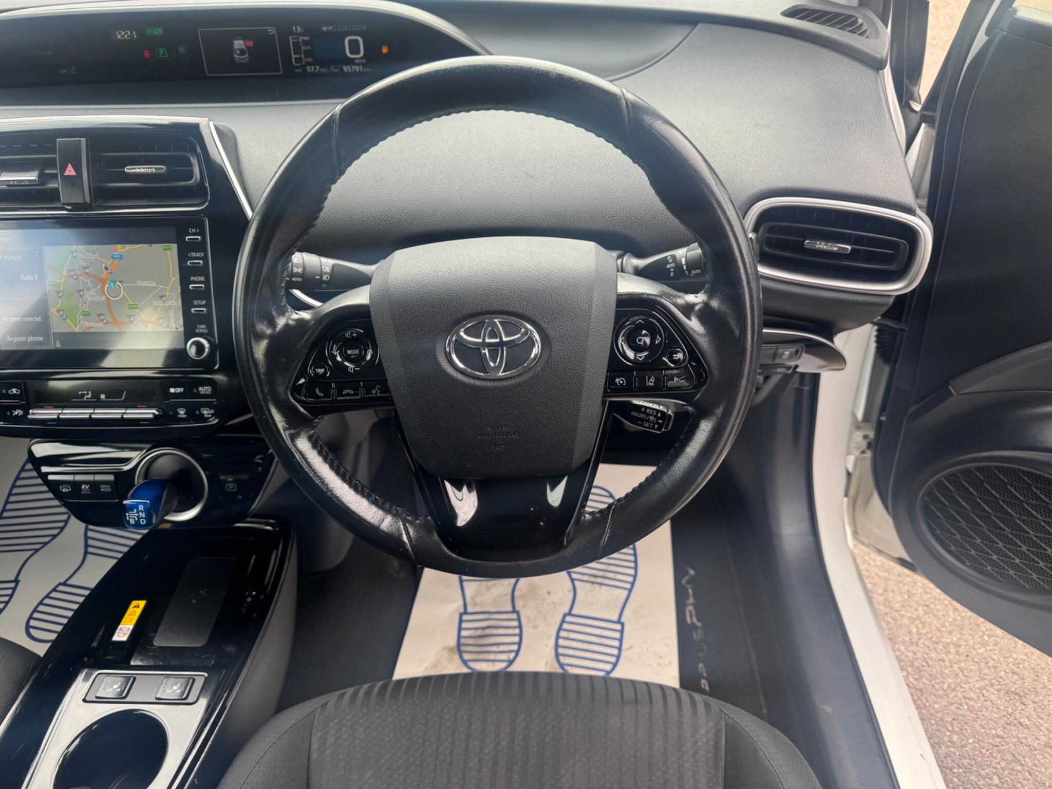 Toyota Prius view 13
