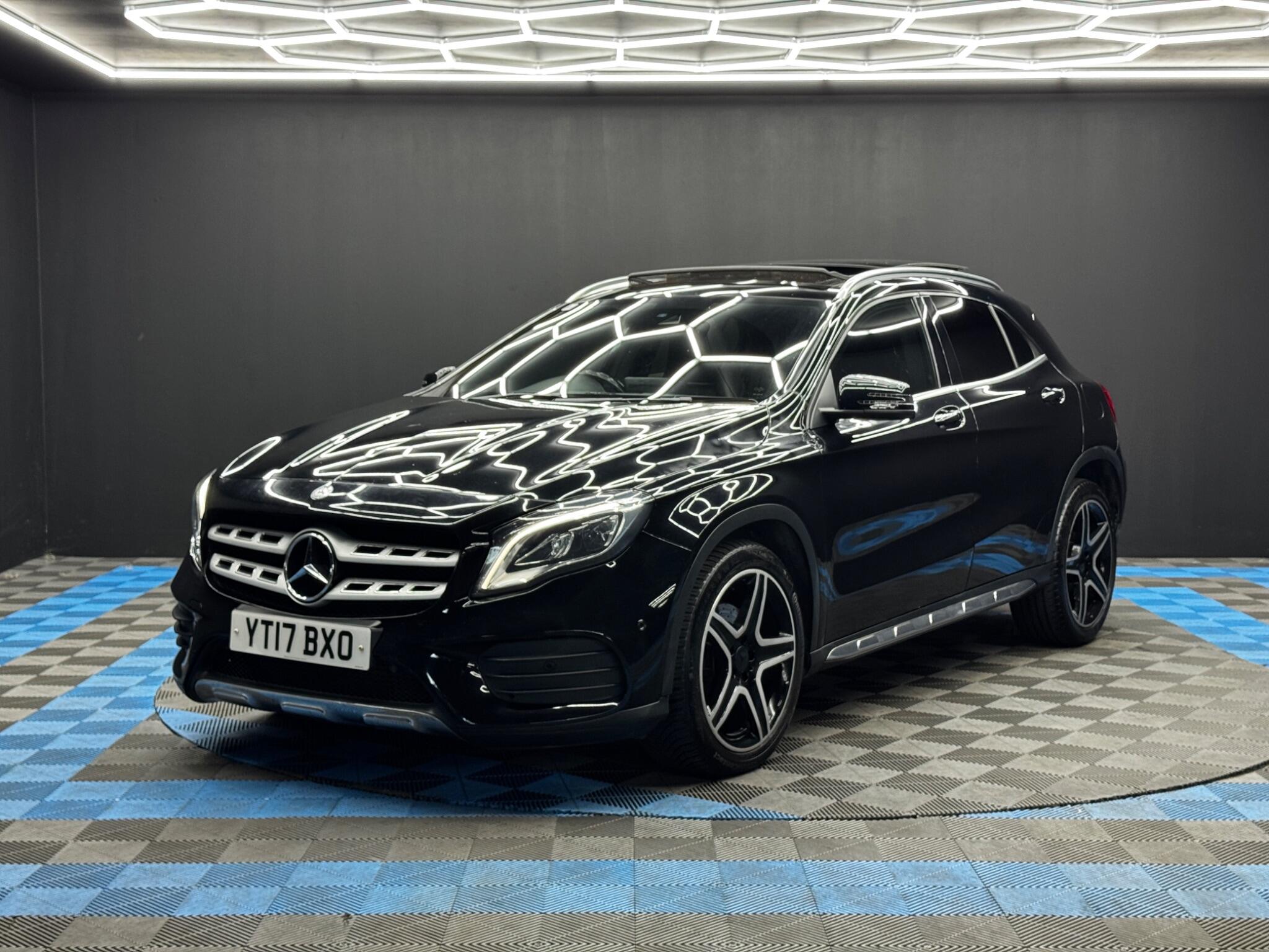 Mercedes-Benz GLA view 3