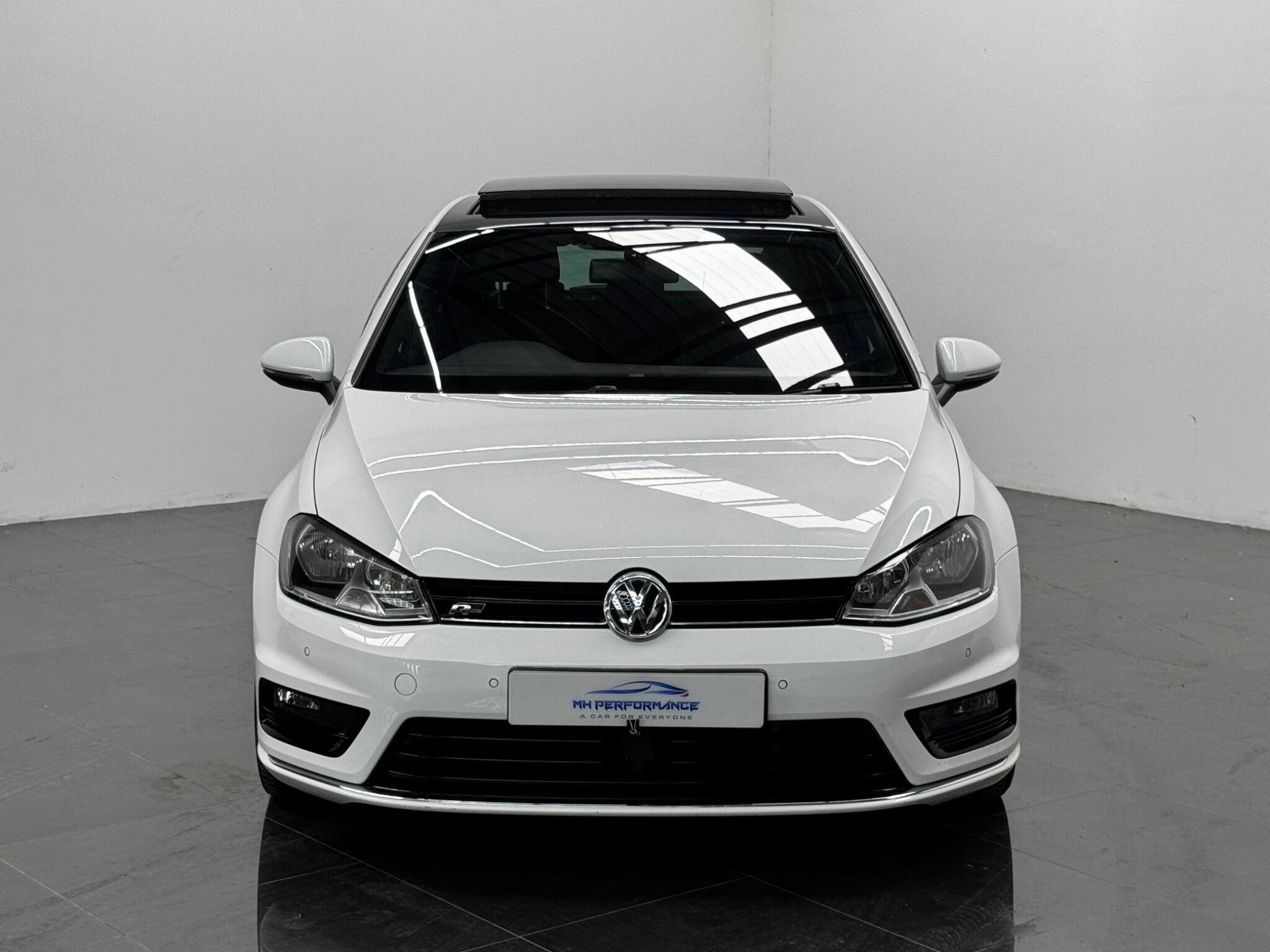 Volkswagen Golf view 2