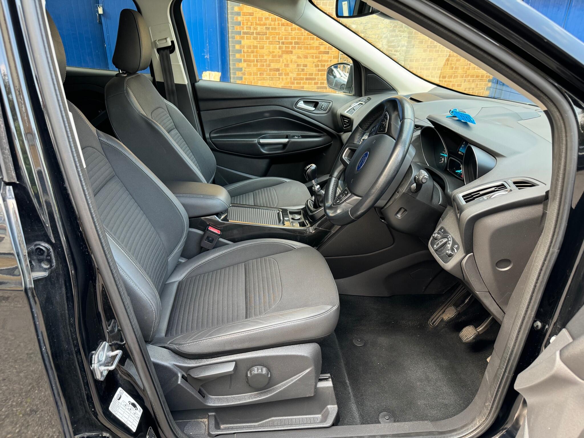 Ford Kuga view 10