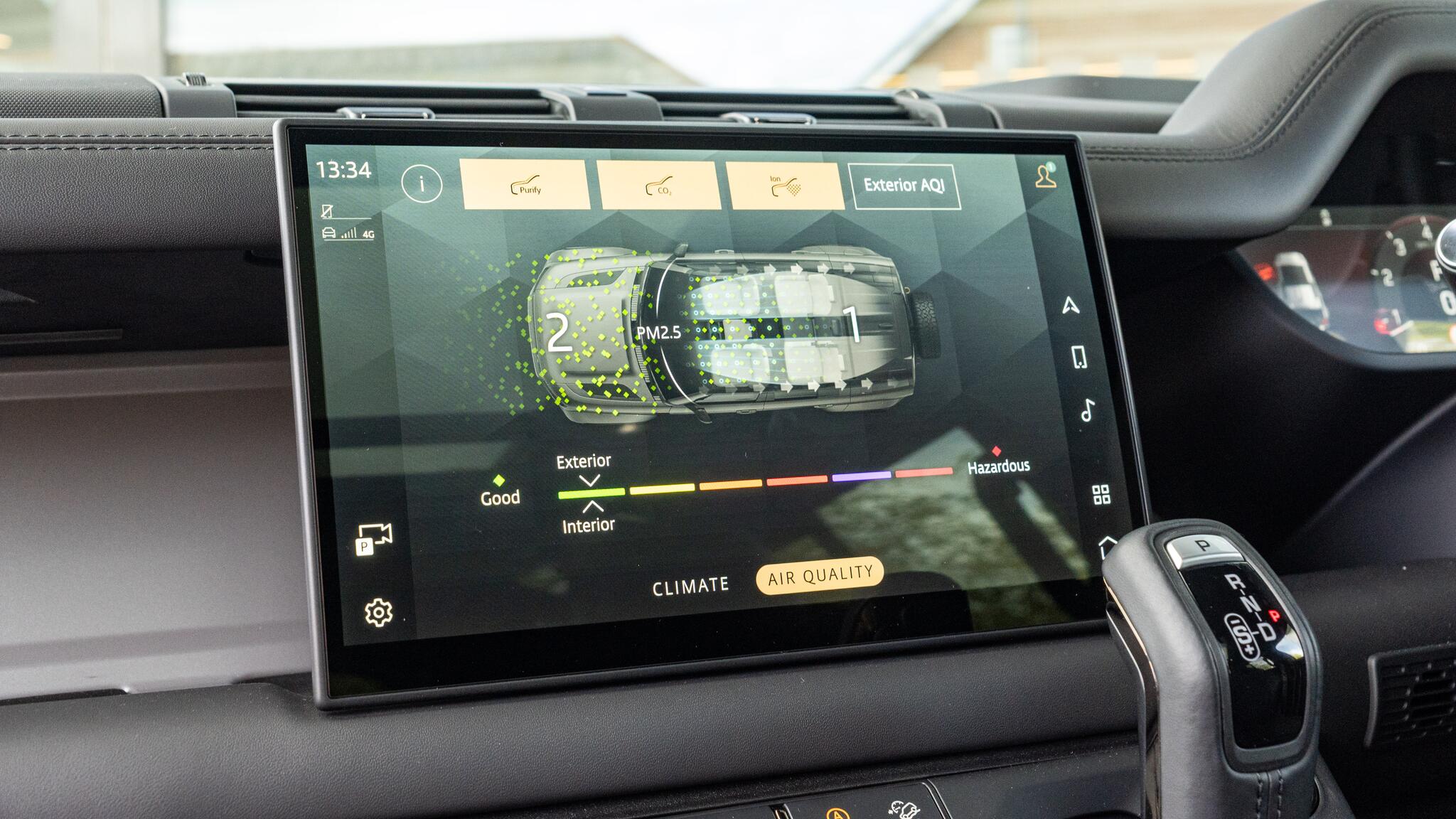 Land Rover Defender view 38