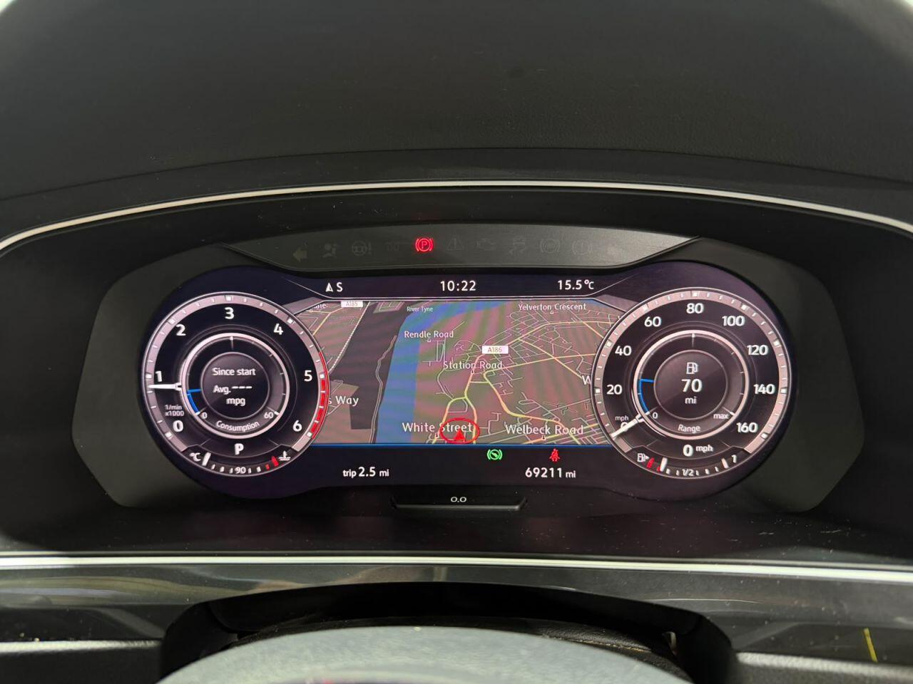 Volkswagen Tiguan view 21