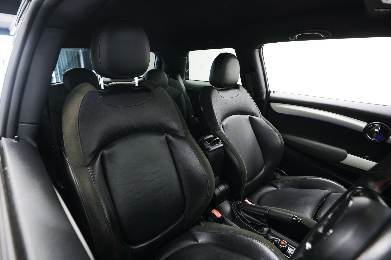 Mini Hatch view 9