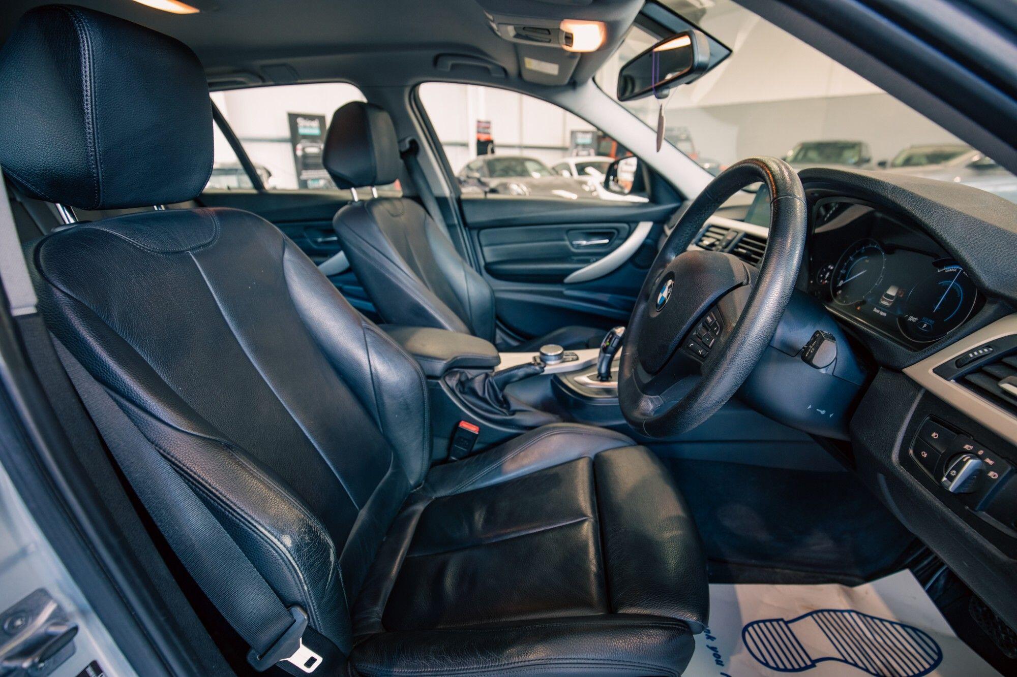 BMW 3 Series view 3