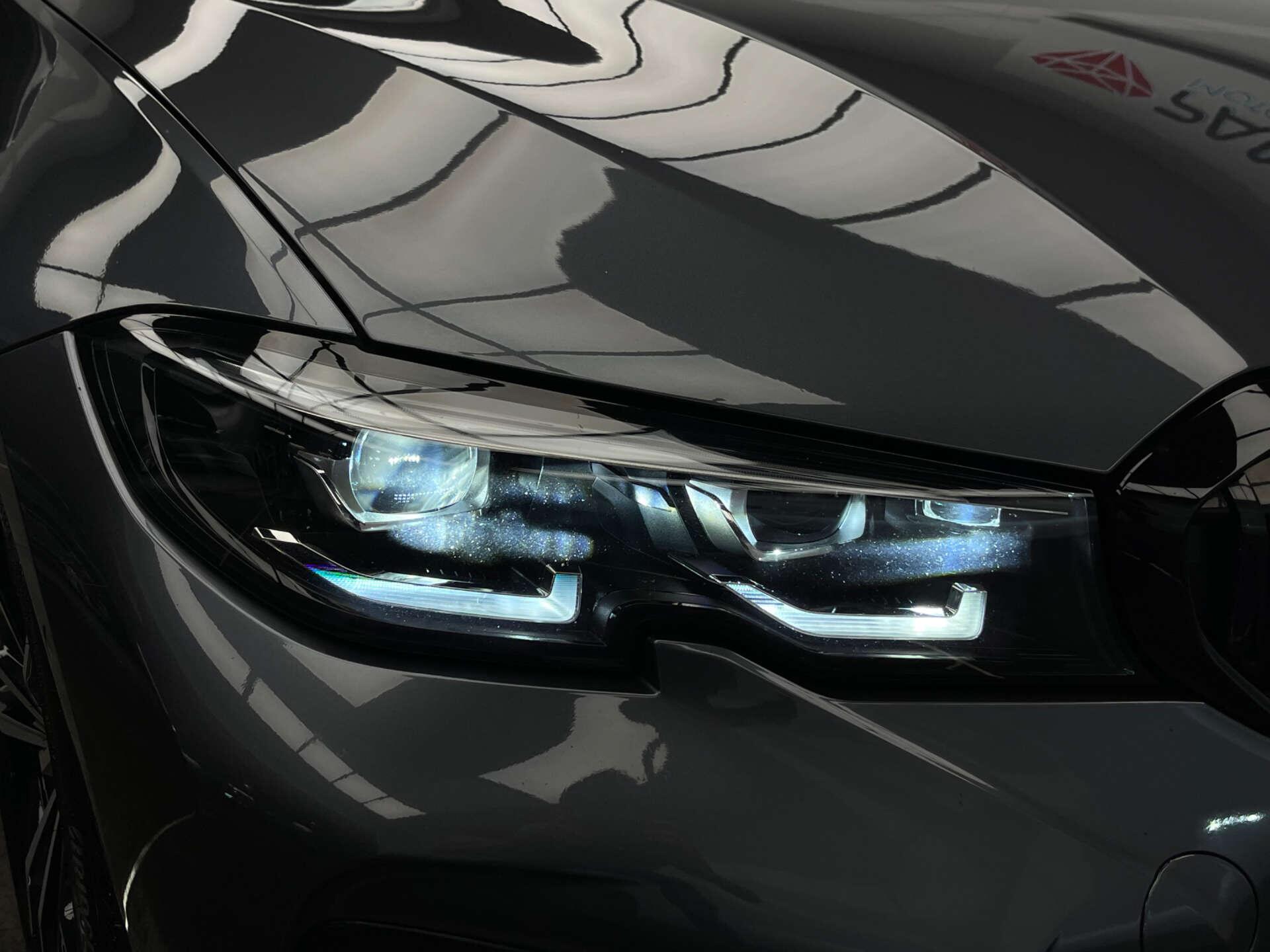 BMW 3 Series view 24
