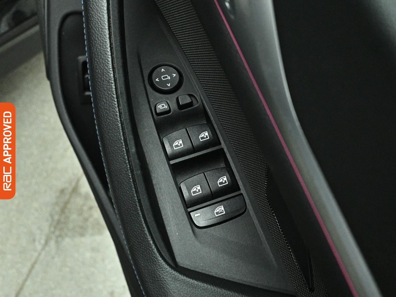 BMW I4 view 24