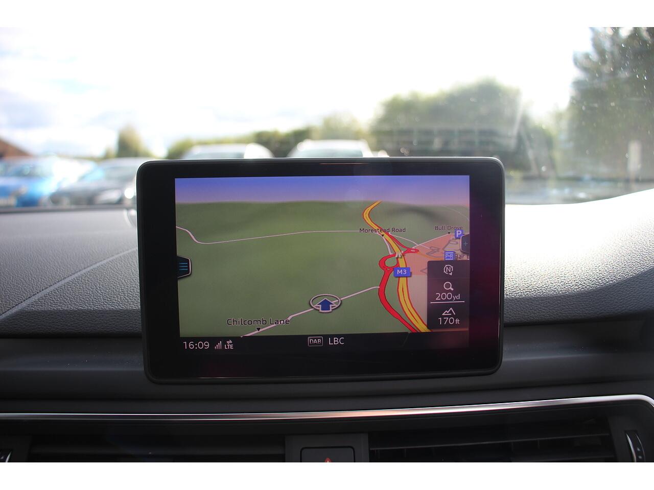 Audi A4 Avant view 24