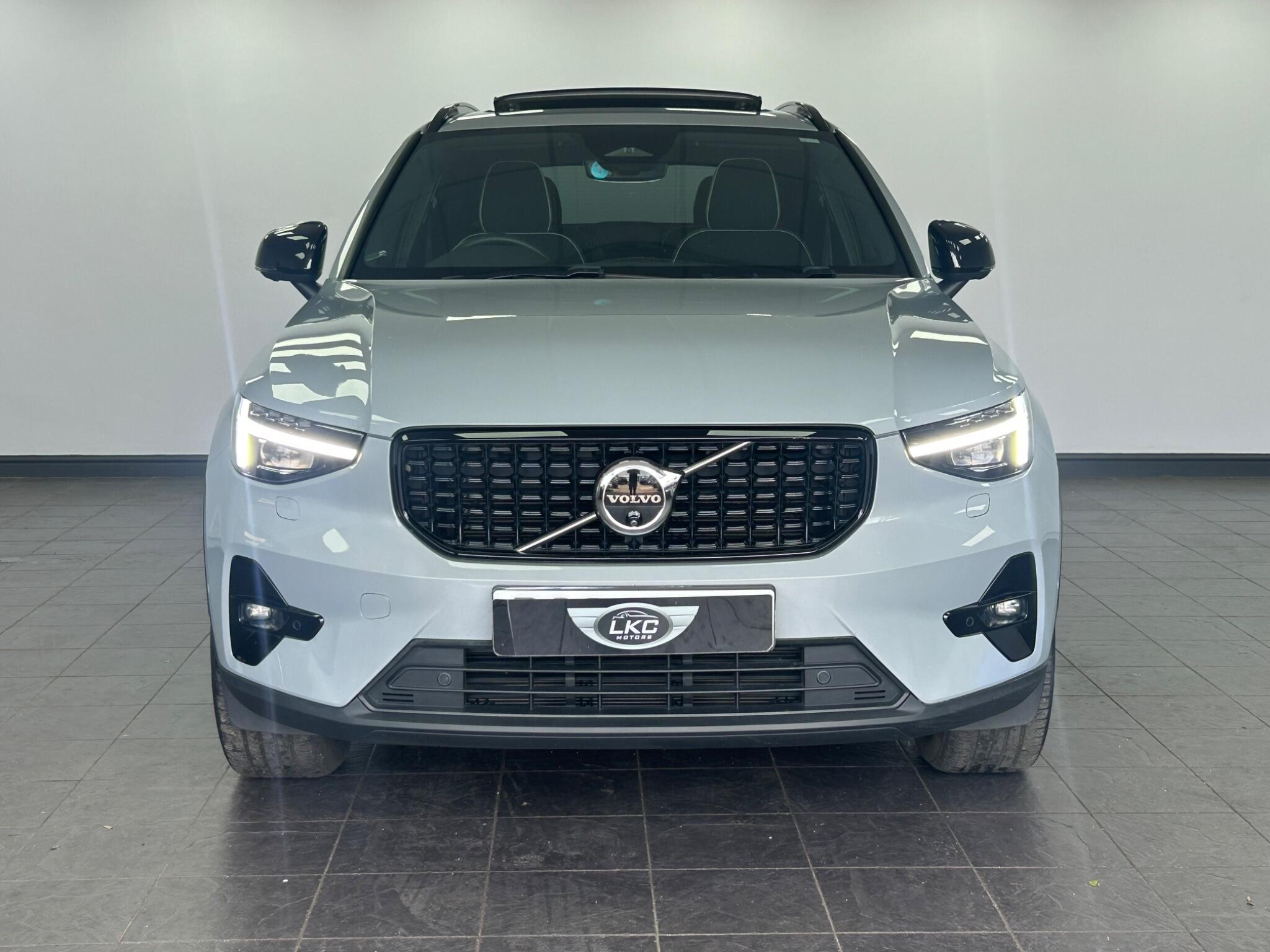 Volvo XC40 view 2