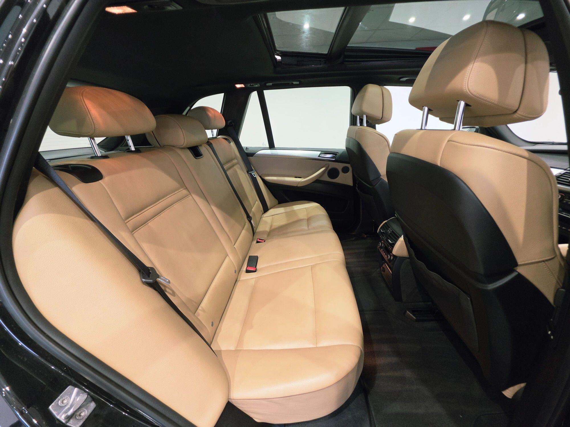 BMW X5 M view 14