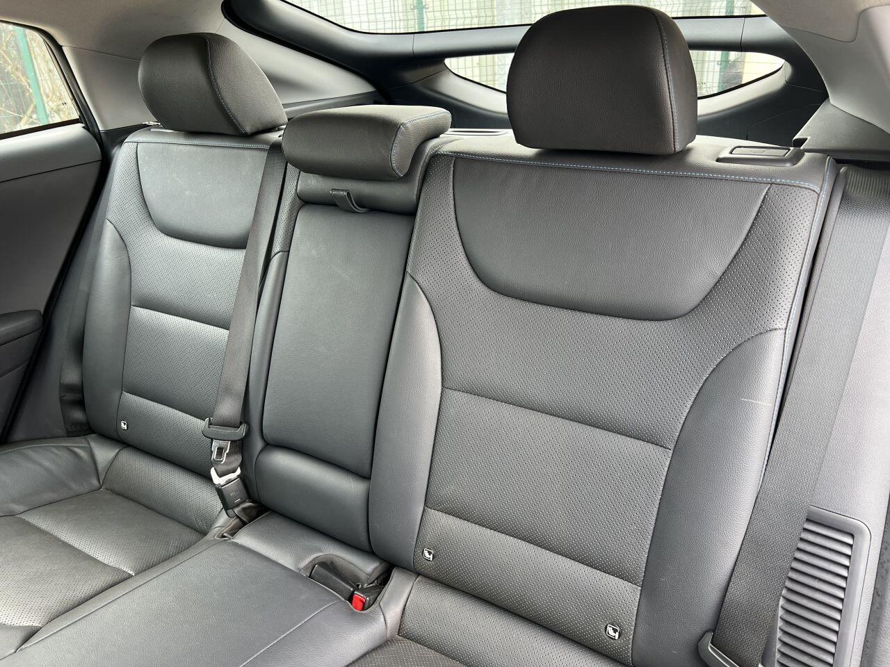 Hyundai Ioniq view 29