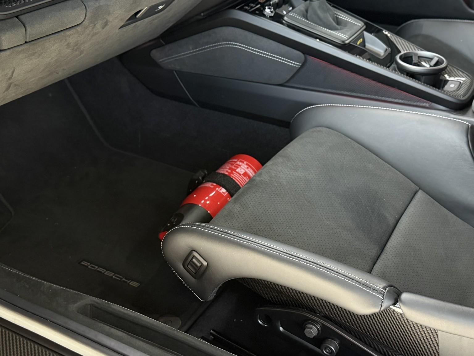 Porsche 911 view 44