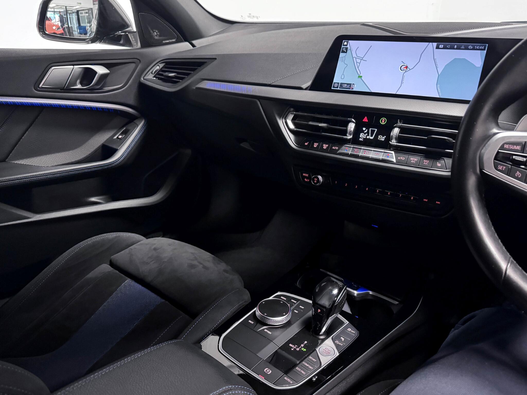 BMW 1 Series view 32