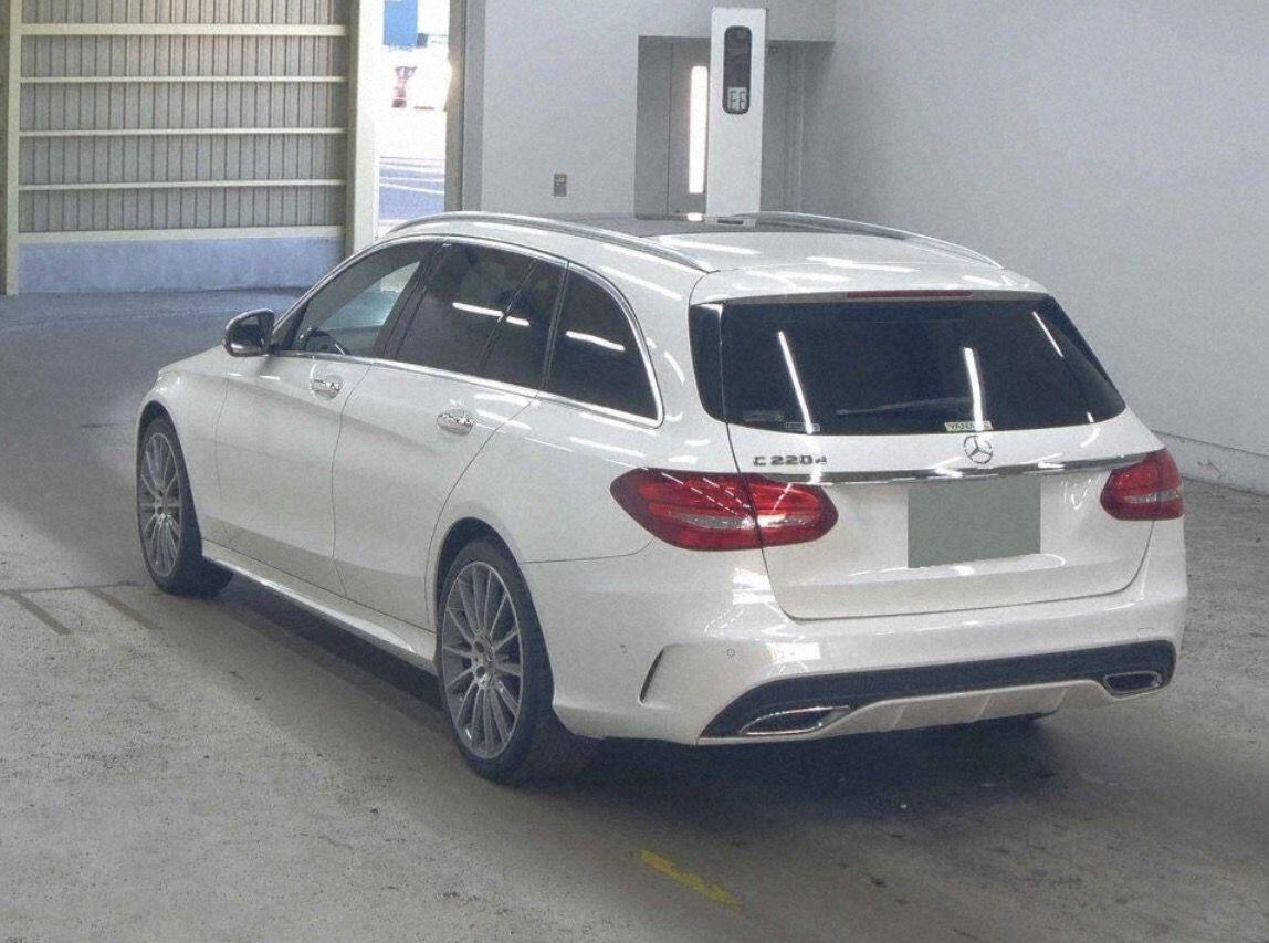 Mercedes-Benz C-Class view 3