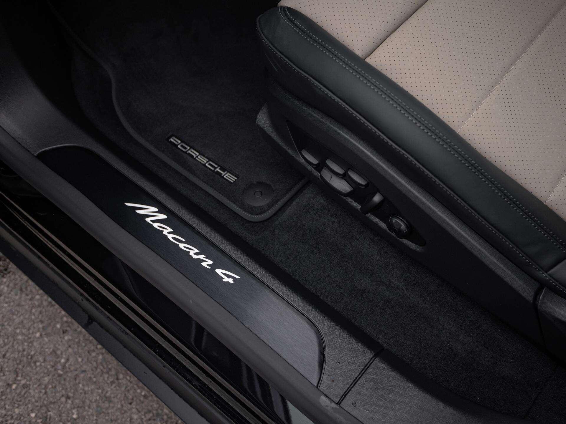 Porsche Macan view 31