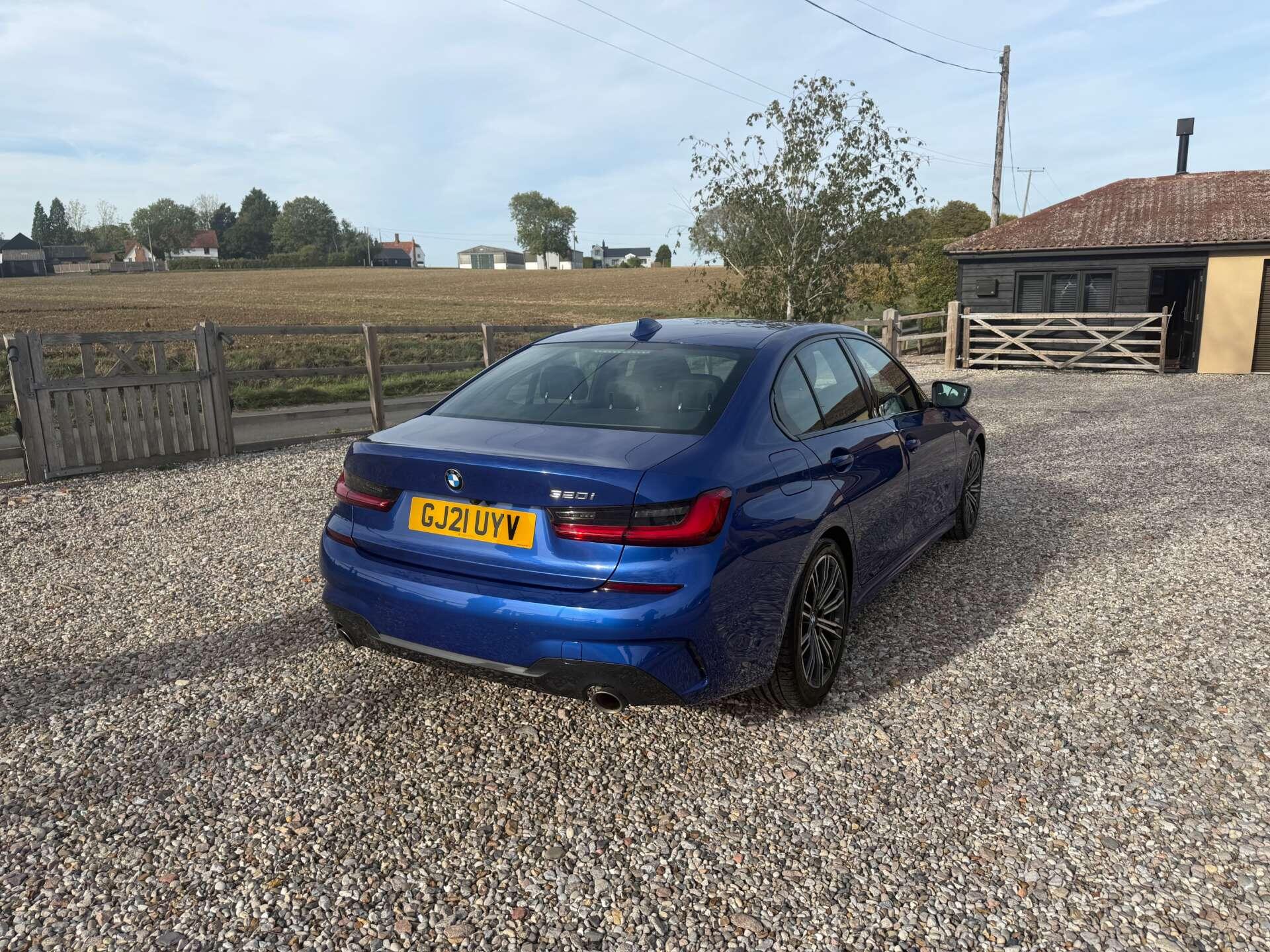 BMW 3 Series view 4