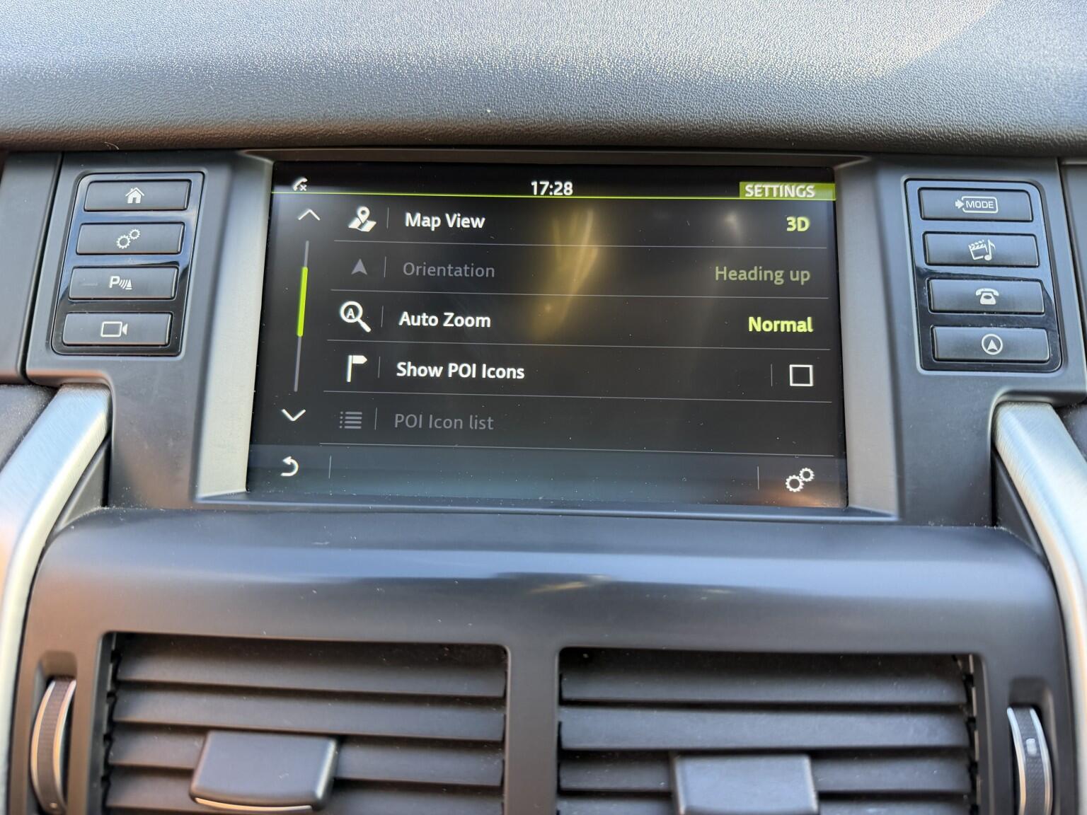Land Rover Discovery Sport view 39