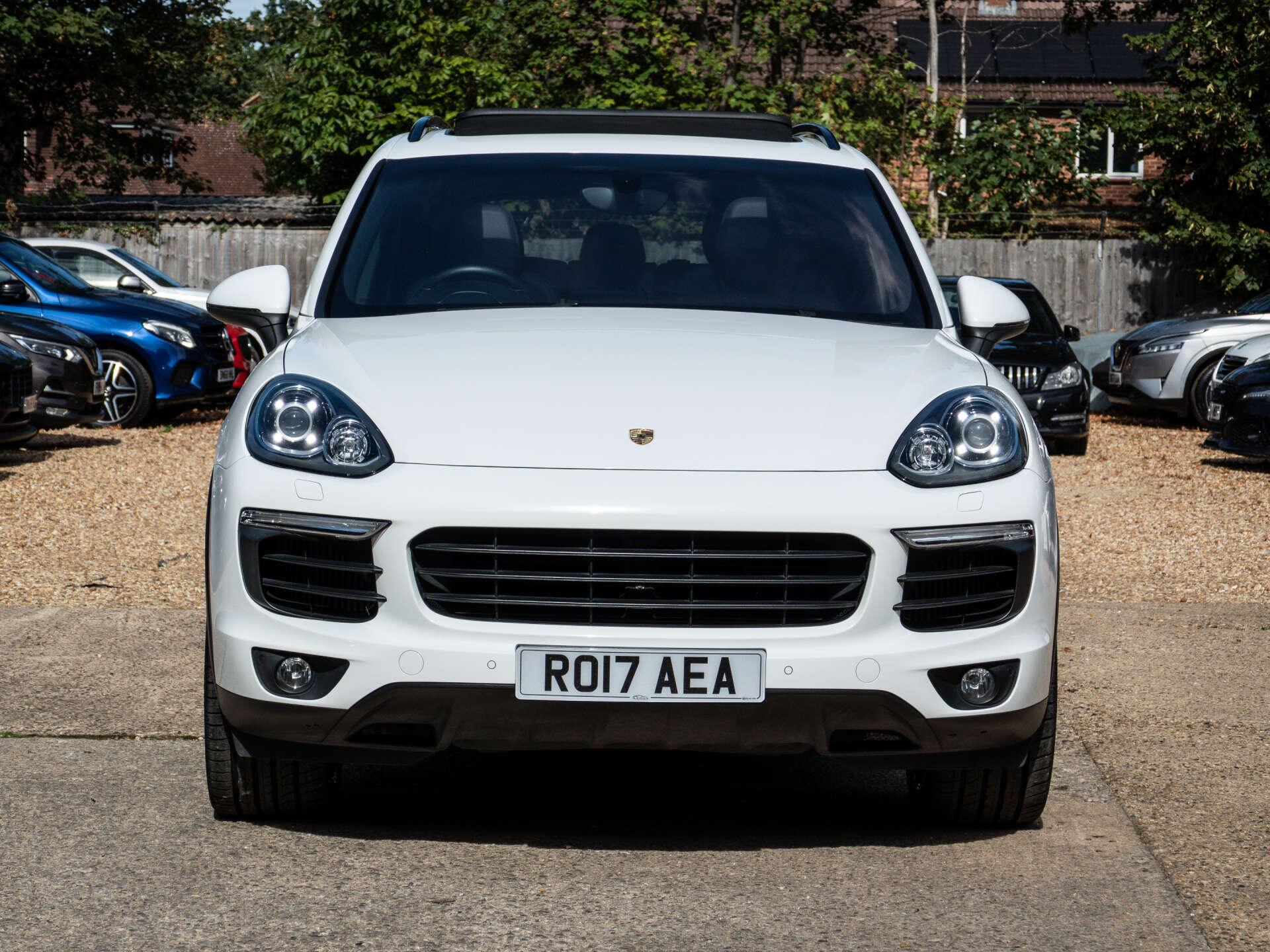 Porsche Cayenne view 8