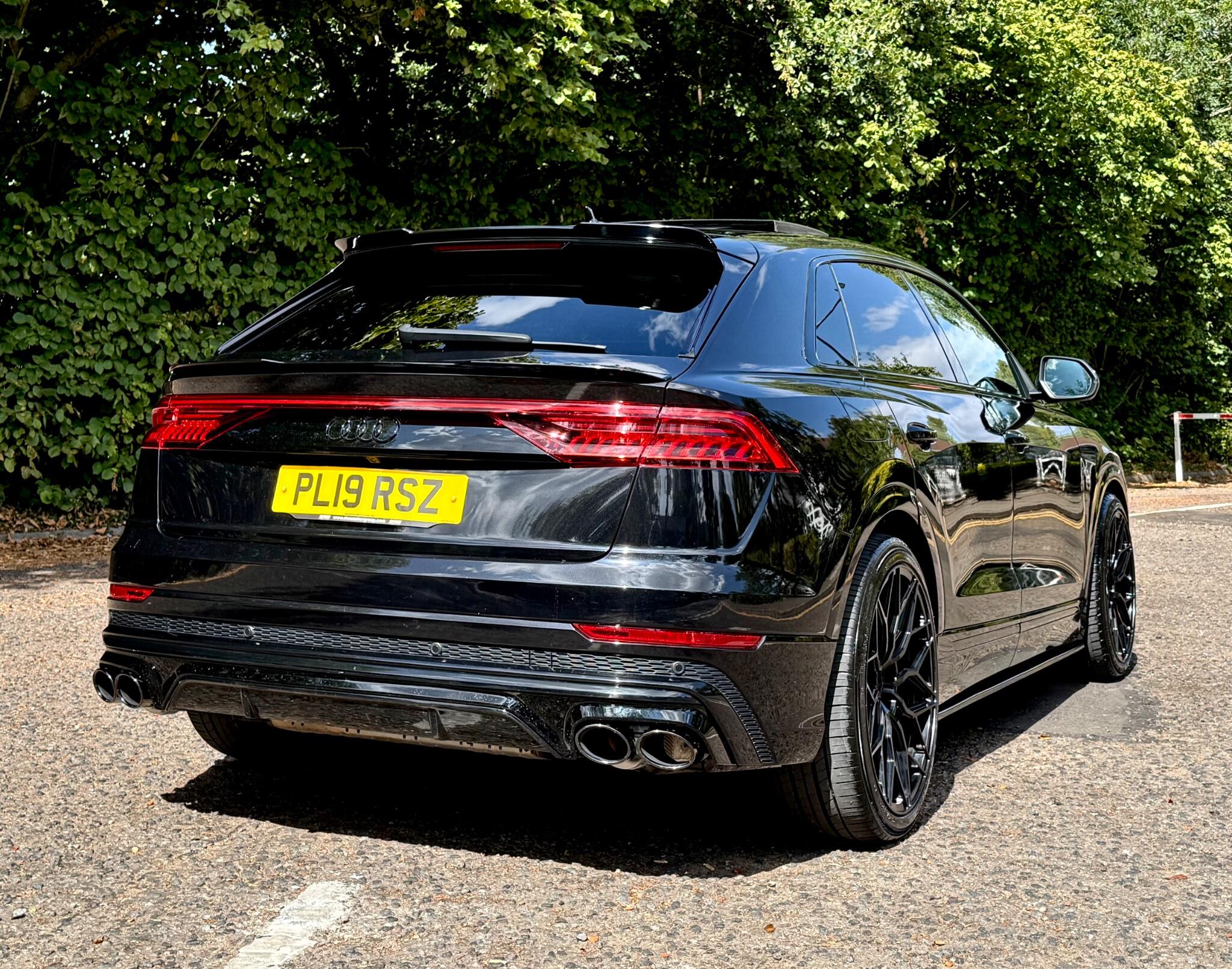 Audi Q8 view 3