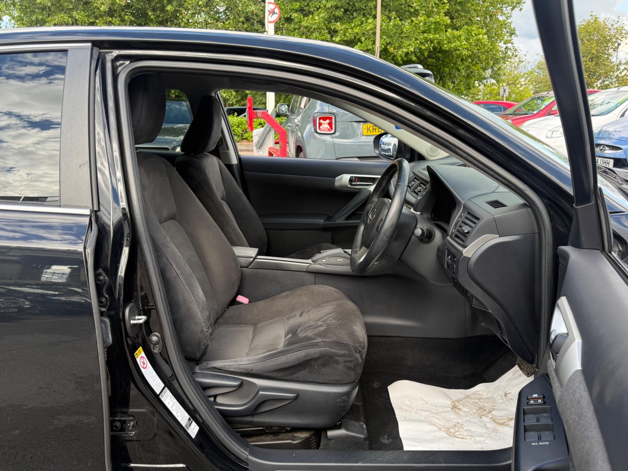 Lexus CT - Image 29