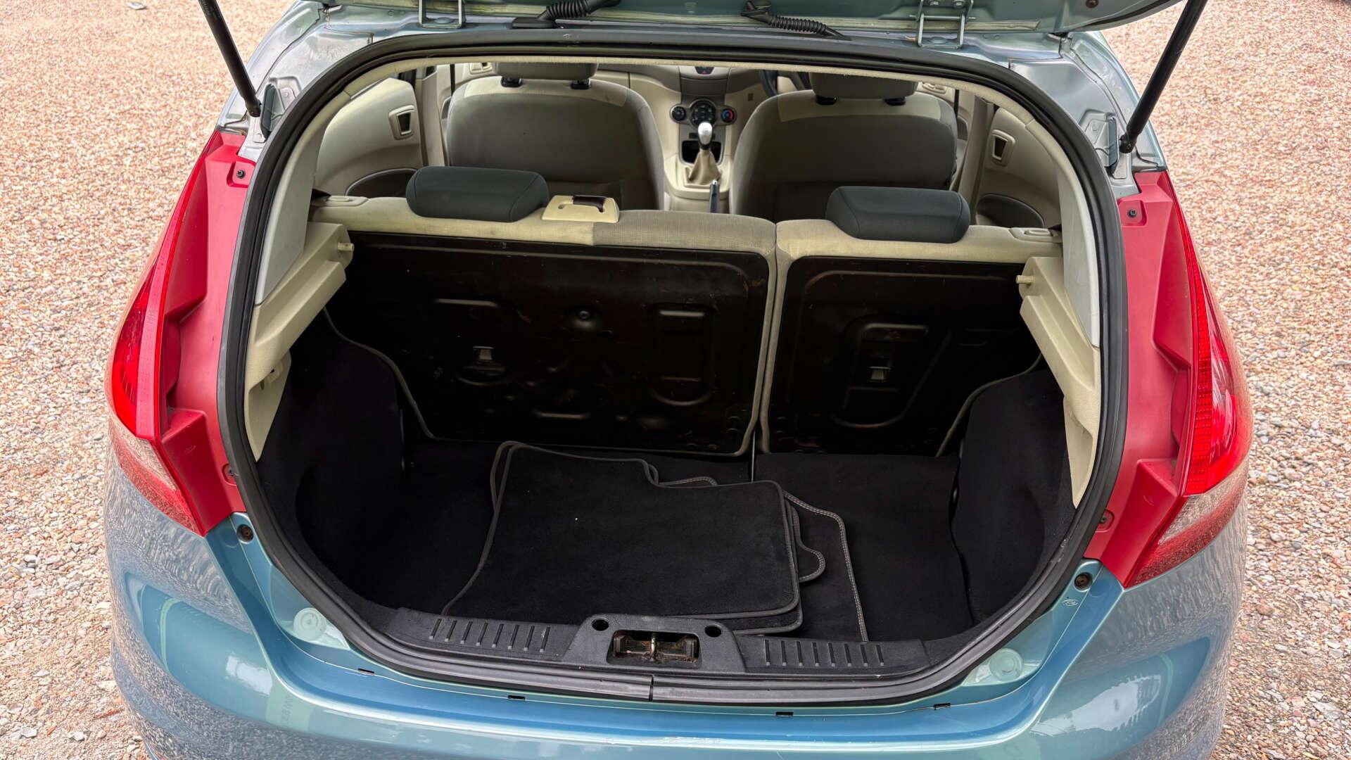 Ford Fiesta view 30