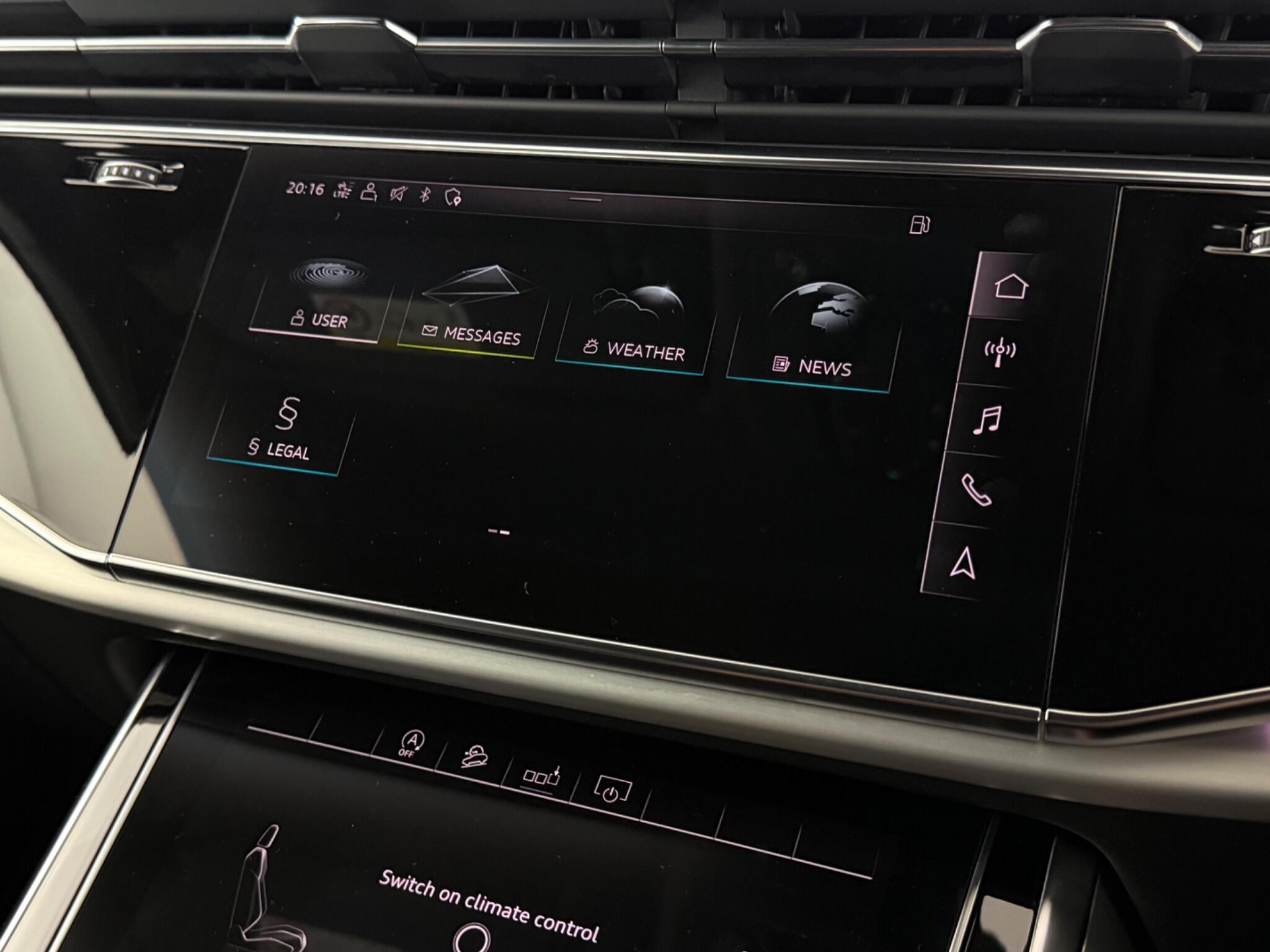 Audi Q7 view 26
