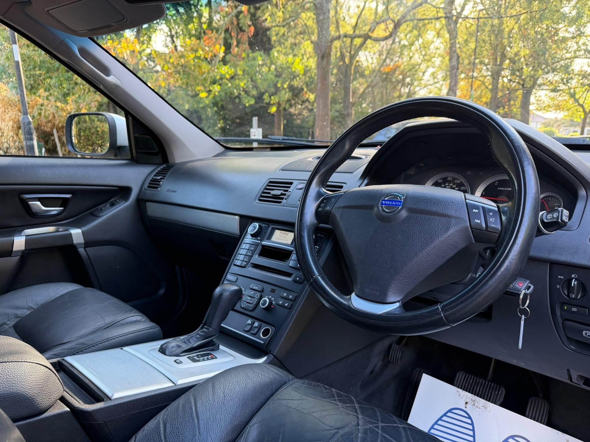 Volvo XC90 view 12