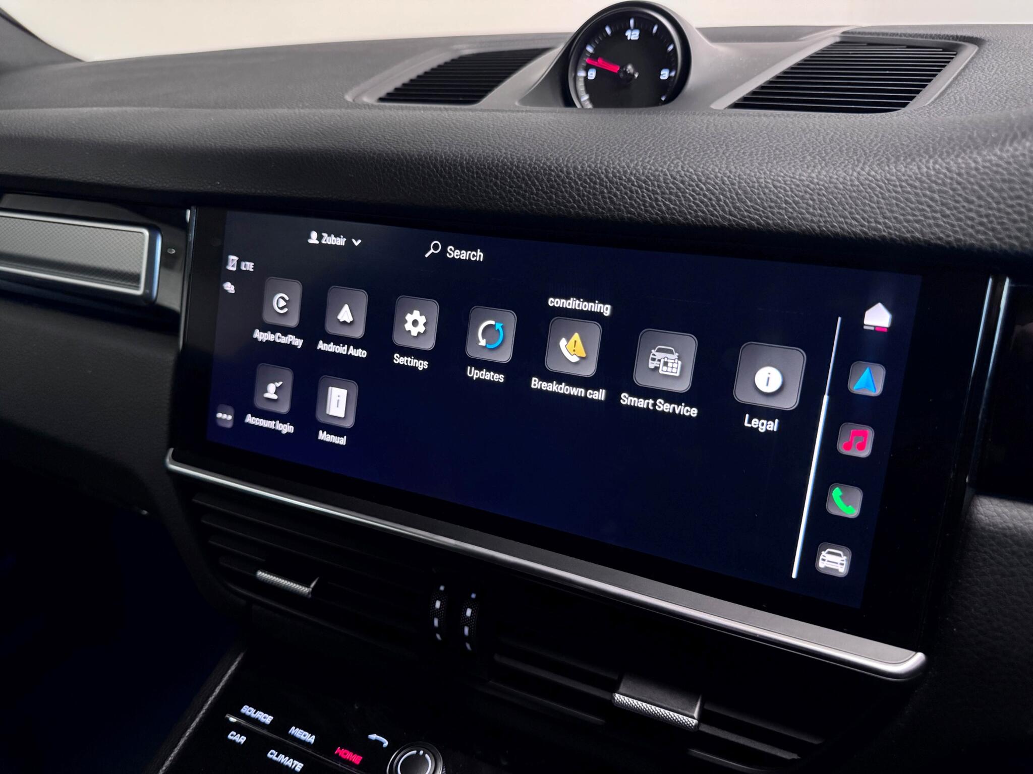 Porsche Cayenne view 9