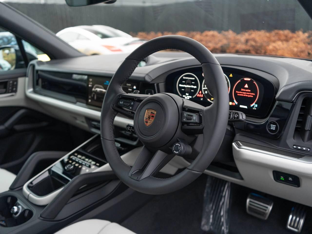 Porsche Cayenne view 4
