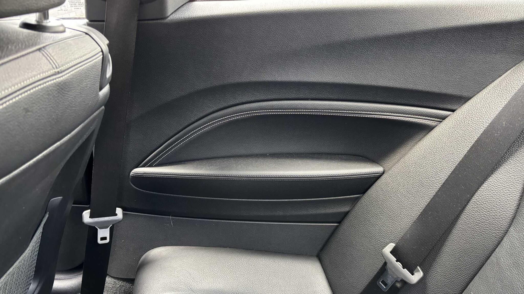 BMW 2 Series view 22
