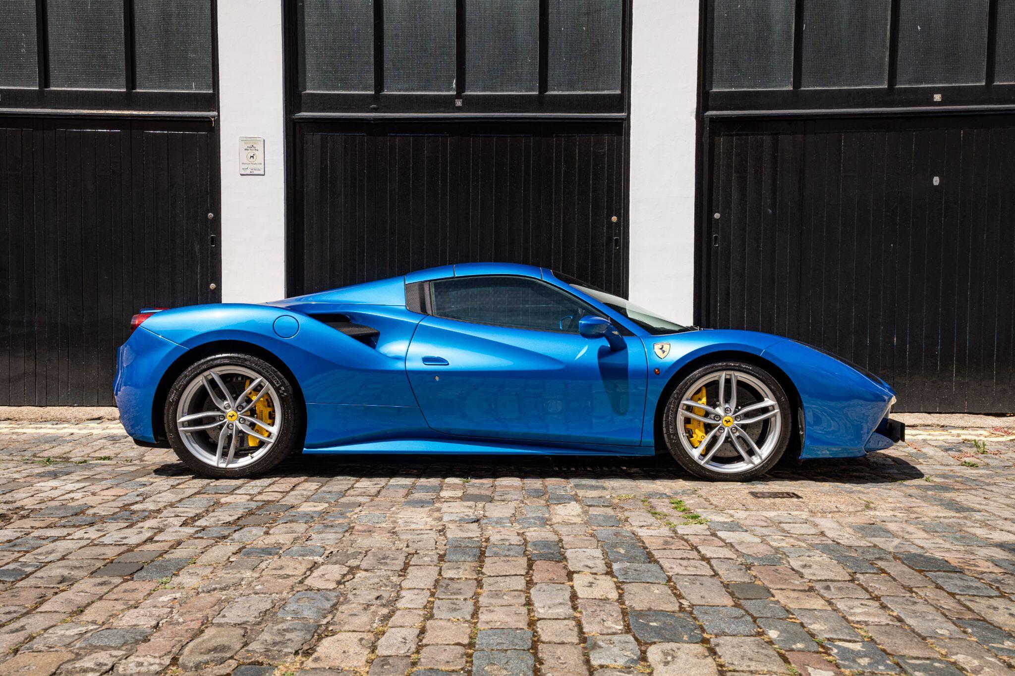 Ferrari 488 view 9