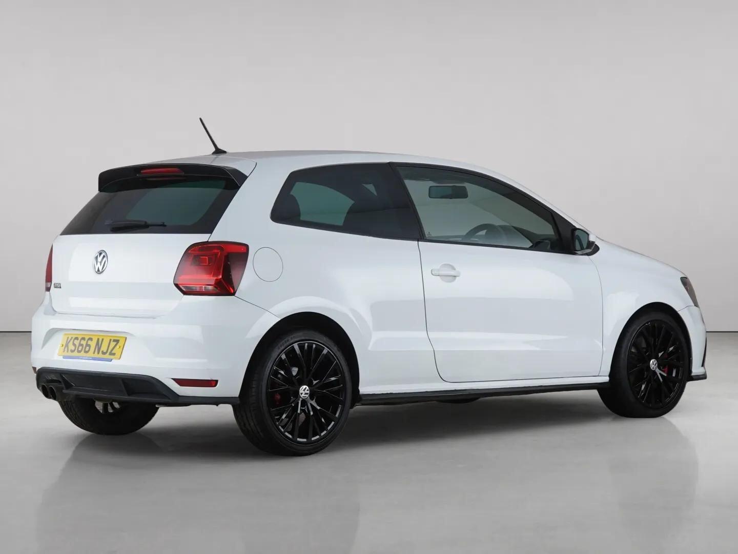 Volkswagen Polo view 8
