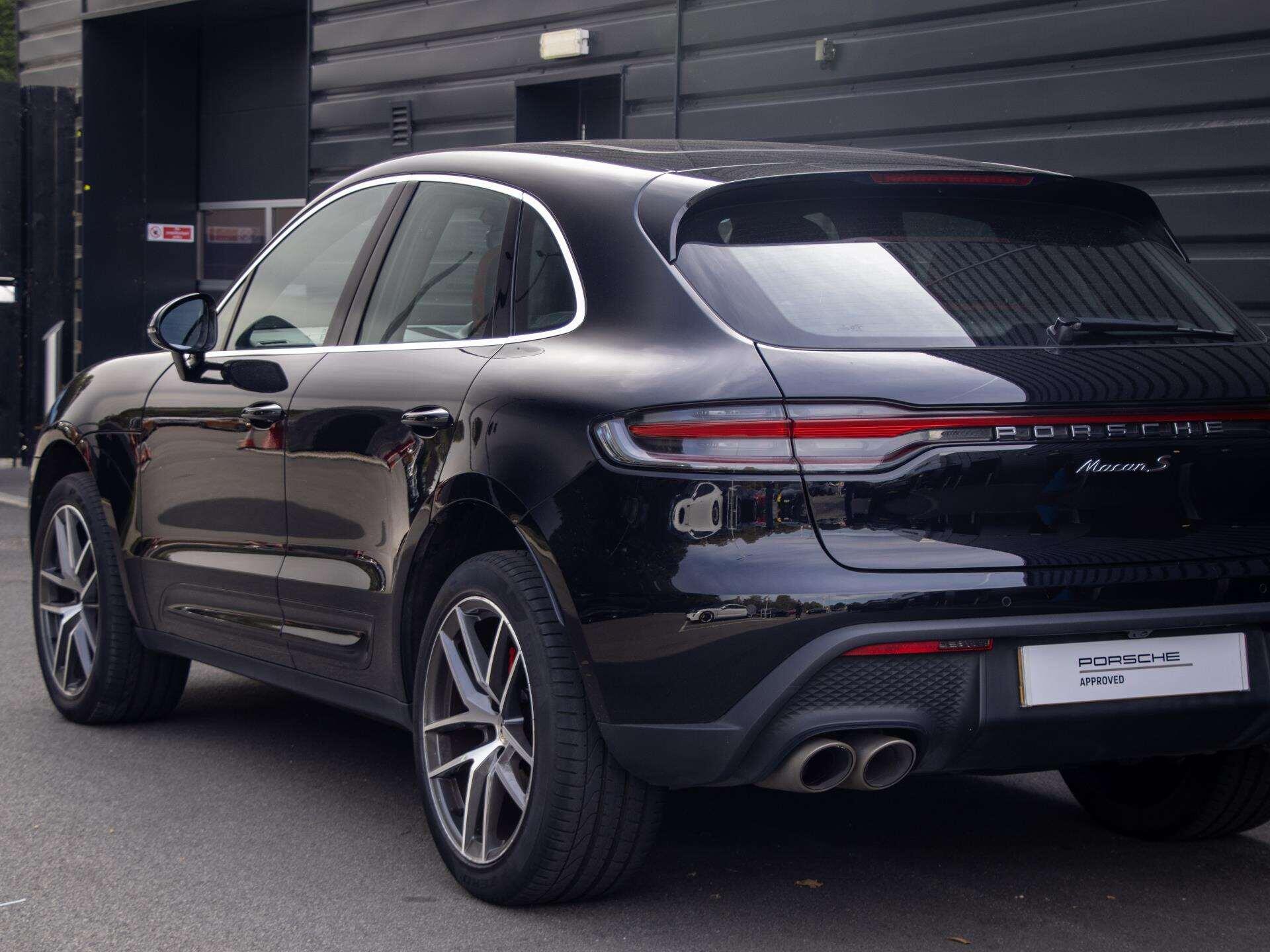 Porsche Macan view 28