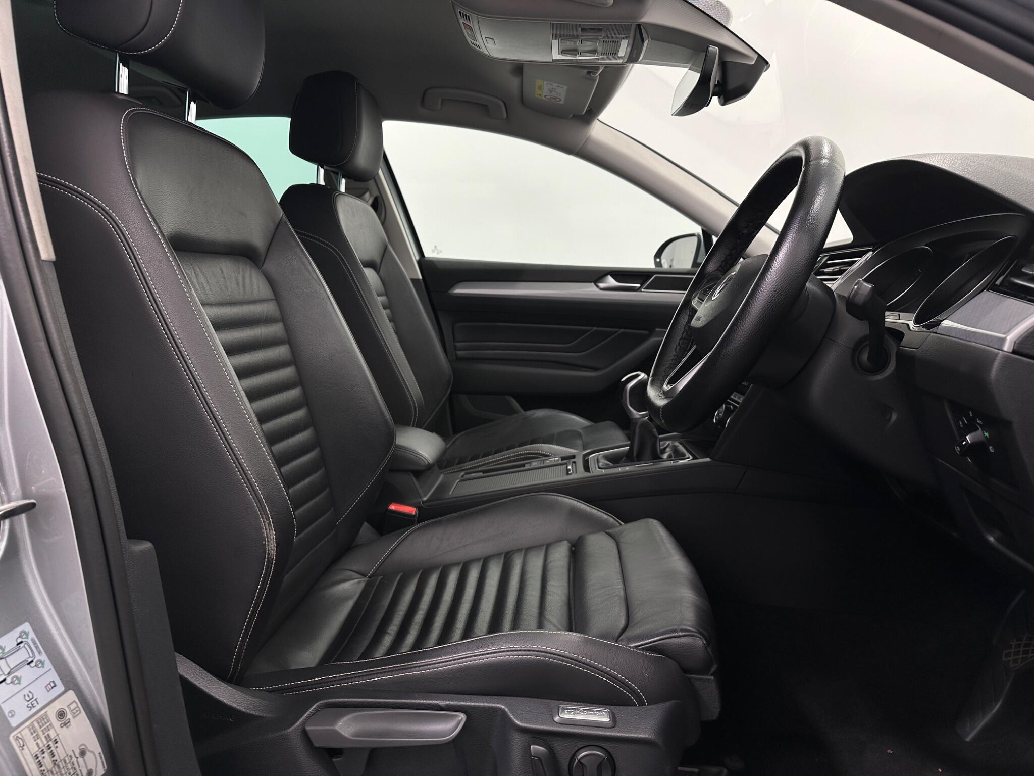 Volkswagen Passat view 31