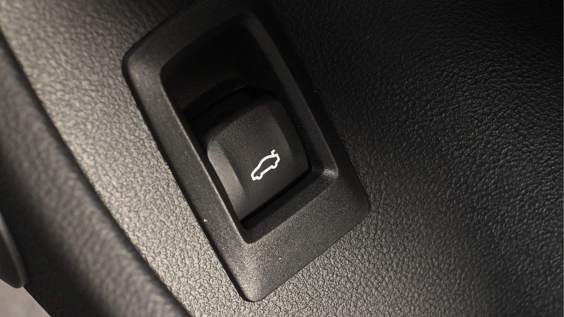 BMW i4 view 27